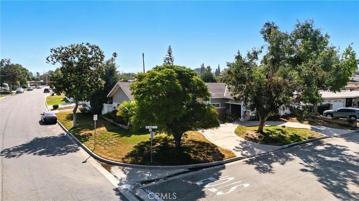 Property Photo:  406 S Hillward Avenue  CA 91791 