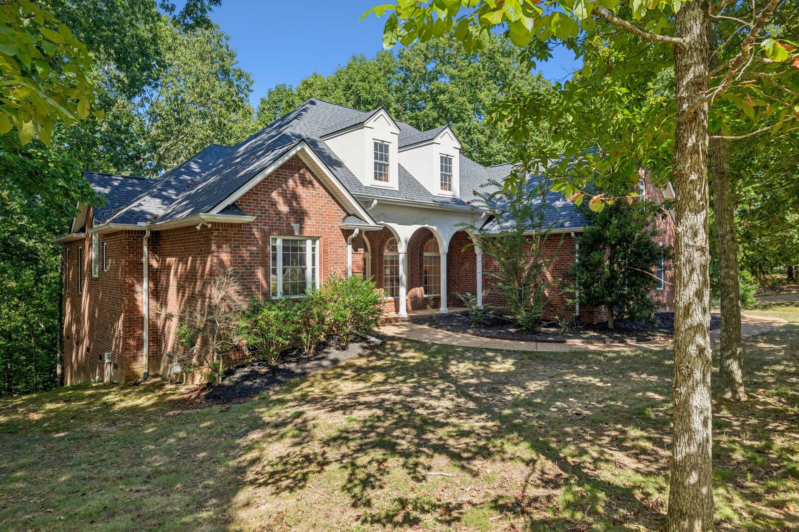 Property Photo: 324 Pebblebrook Dr TN 37015