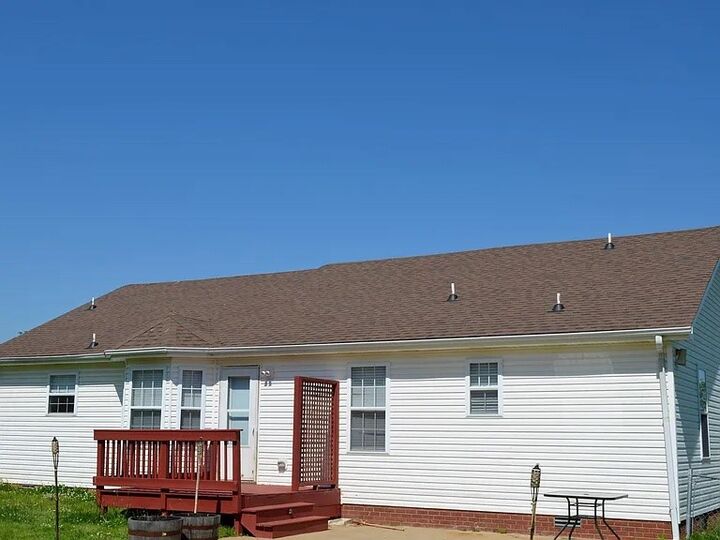 Property Photo: 1104 Connemara Way TN 37040