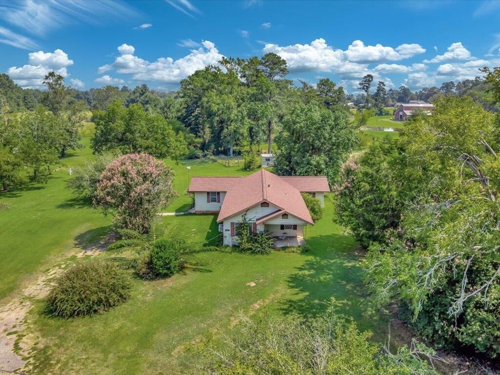 Property Photo:  4809 E Main Street  TX 75961 