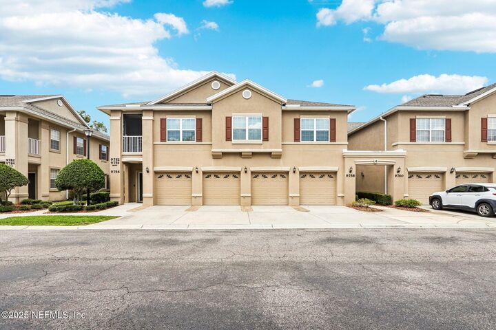 Property Photo: 9752 Summer Grove Way 112 FL 32257