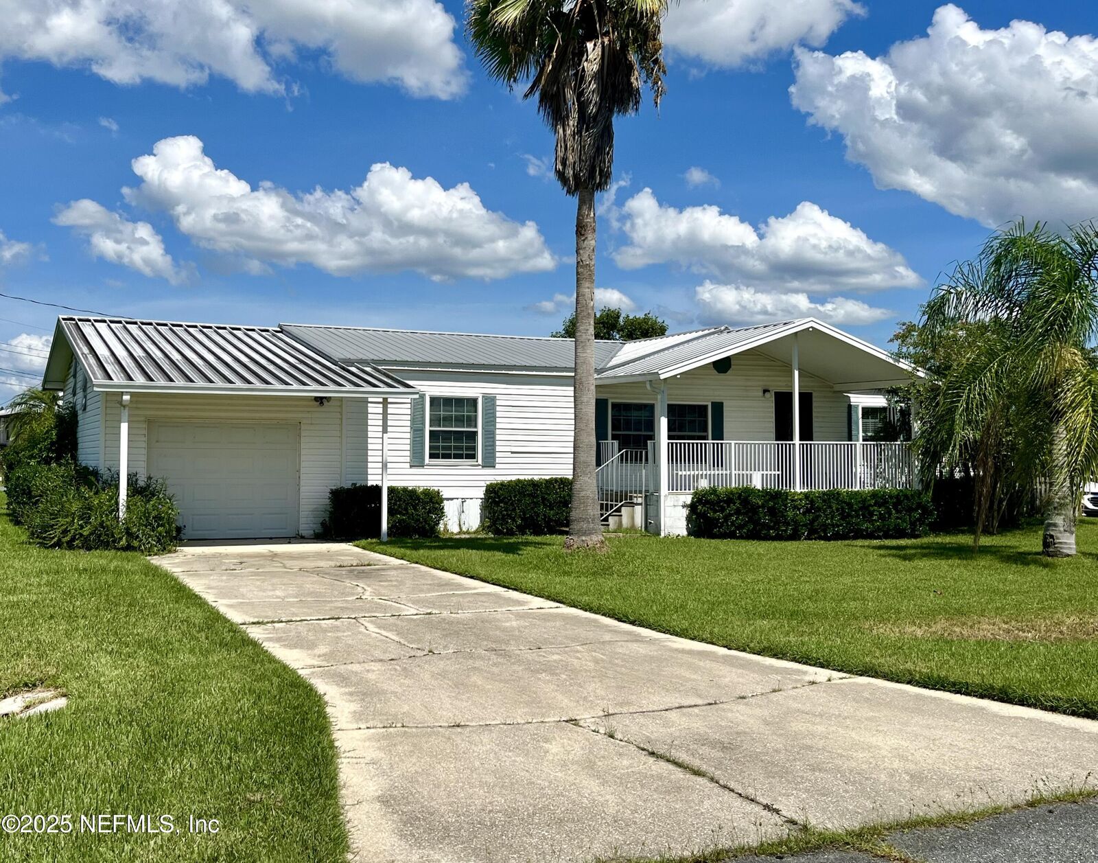 Property Photo:  186 Sportsman Drive  FL 32193 