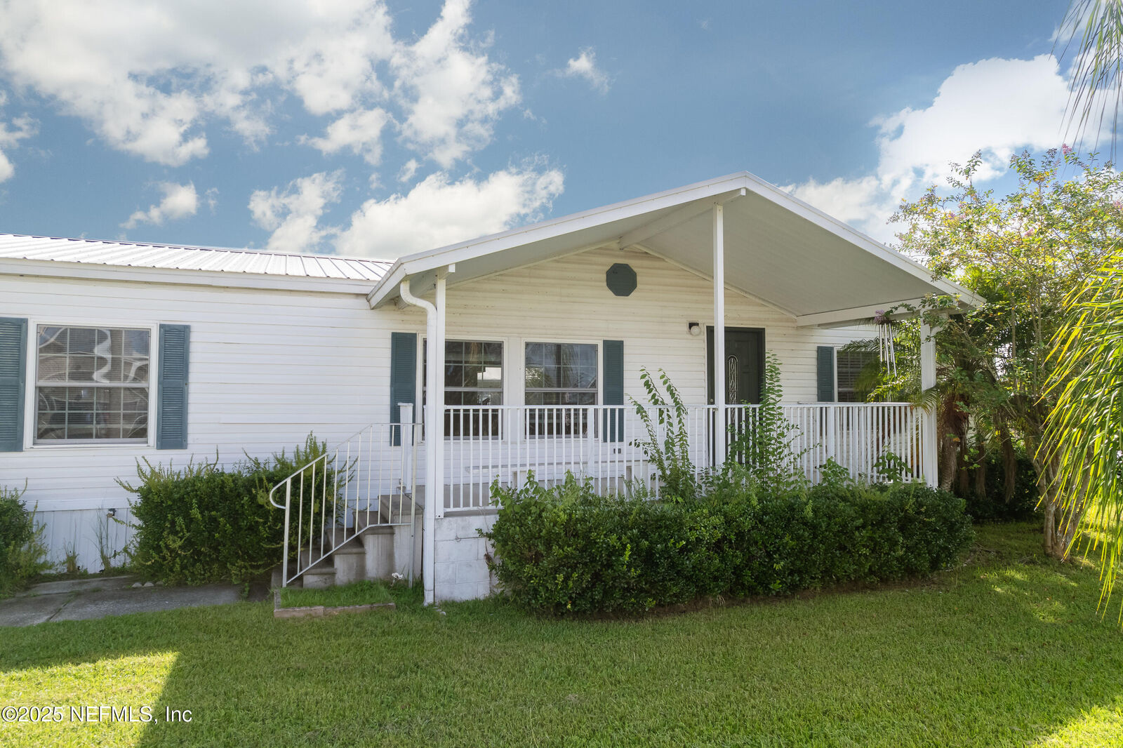 Property Photo:  186 Sportsman Drive  FL 32193