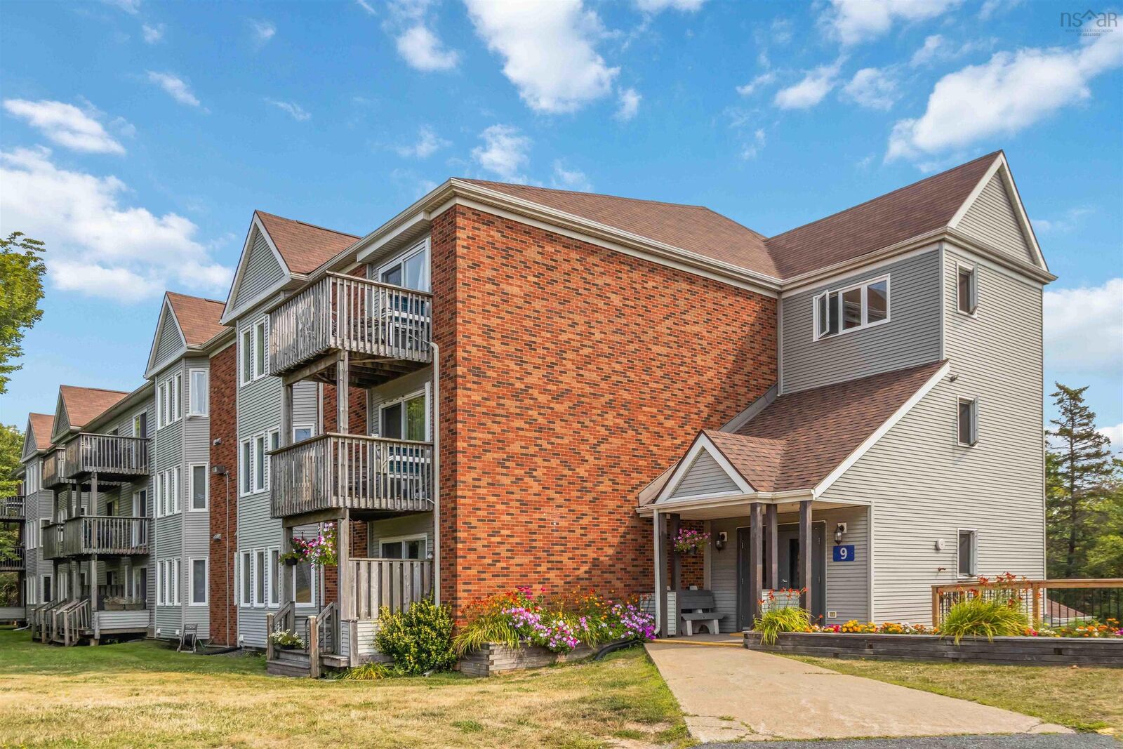 Property Photo: 460 9 Forest Hills Parkway NS B2W 0M5