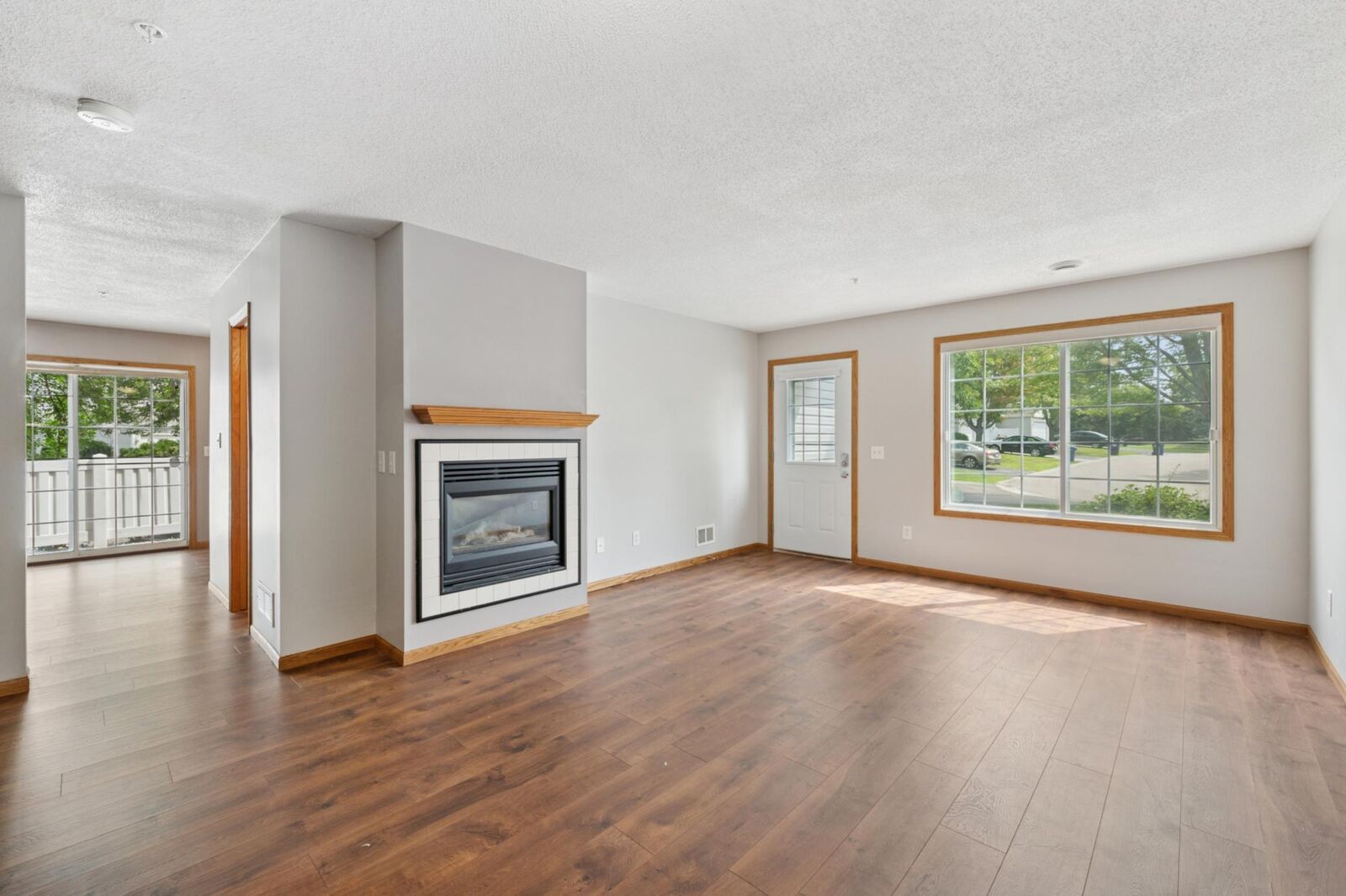 Property Photo:  8990 Scarlet Globe Drive  MN 55347 