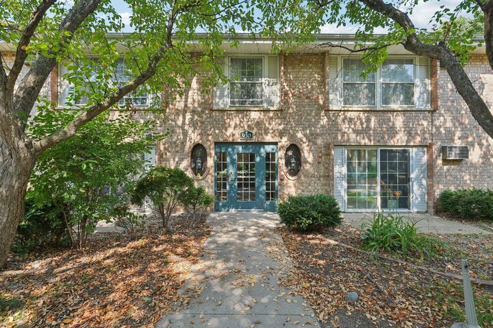 Property Photo:  930 Westbrooke Way 4  MN 55343 