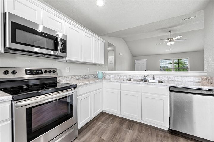 Property Photo:  4204 Comstock Avenue  AR 72713 