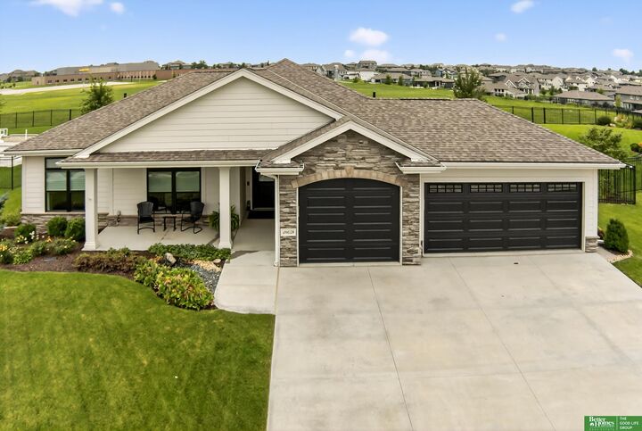 Property Photo: 18659 Camelback Avenue NE 68136