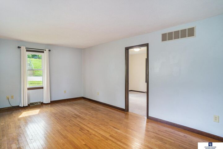 Property Photo:  803 Avenue F  NE 68048 
