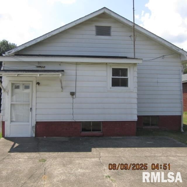 Property Photo: 1020 S Webster Street IL 62946