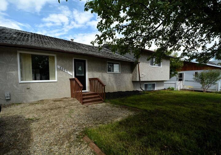 Property Photo:  4822 18 Avenue  AB T7E 1G6 