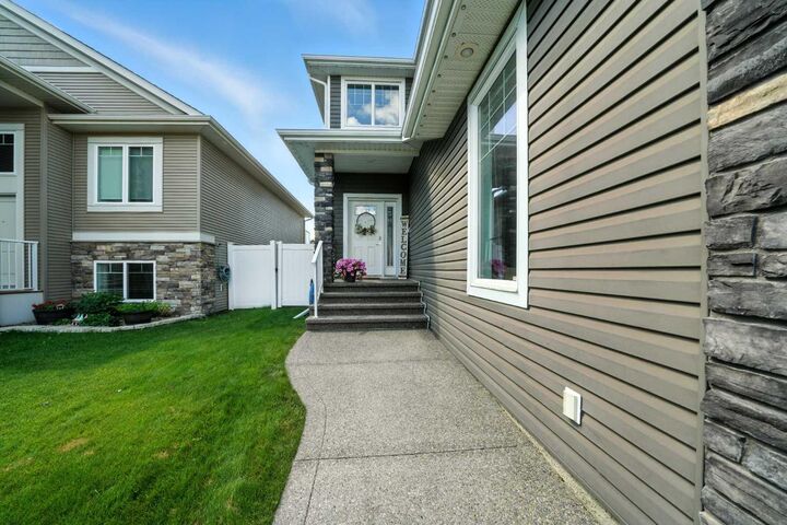 Property Photo: 18 Vienna Close AB T4P 0P1