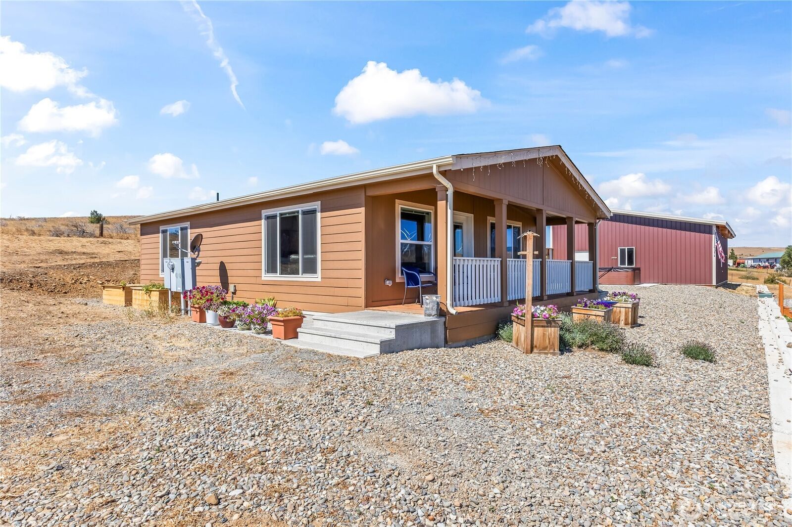 Property Photo:  750  Sagebrush Road  WA 98926 