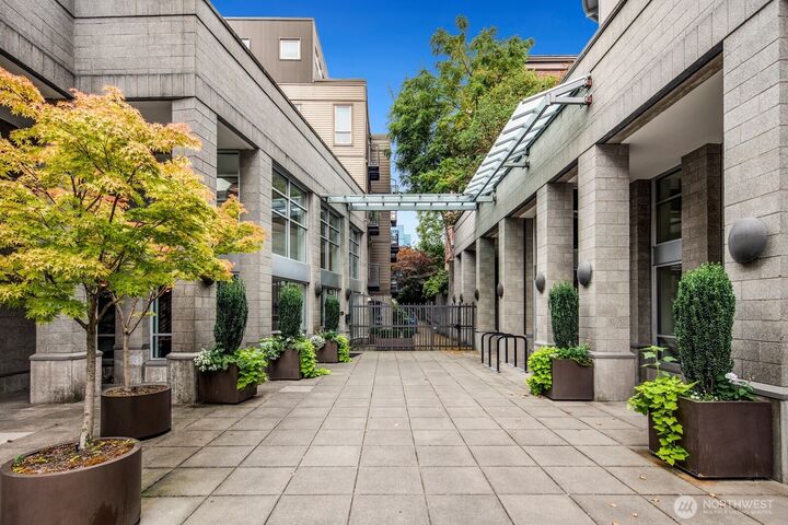Property Photo:  1420 E Pine Street E307  WA 98122 