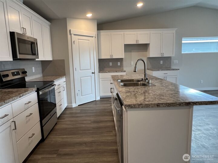 Property Photo:  506 N Ruddy Street  WA 98837 