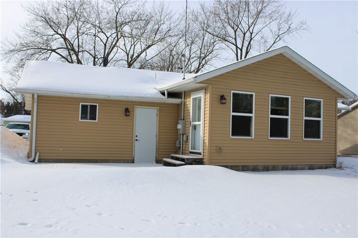 Property Photo:  2517 Blakeley Avenue  WI 54701 