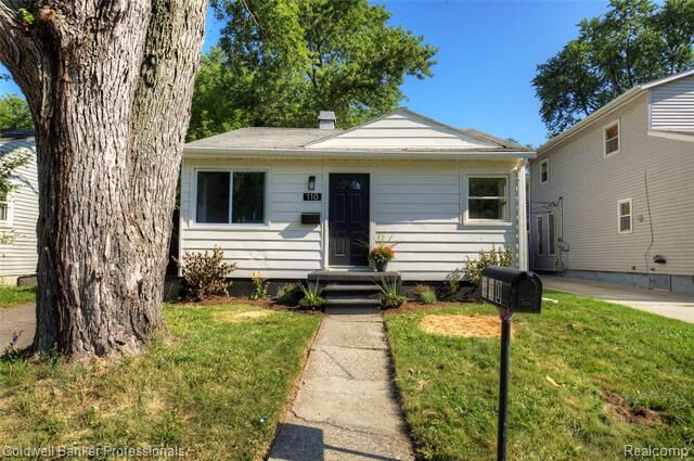 Property Photo:  110 W Tennyson Avenue  MI 48340 