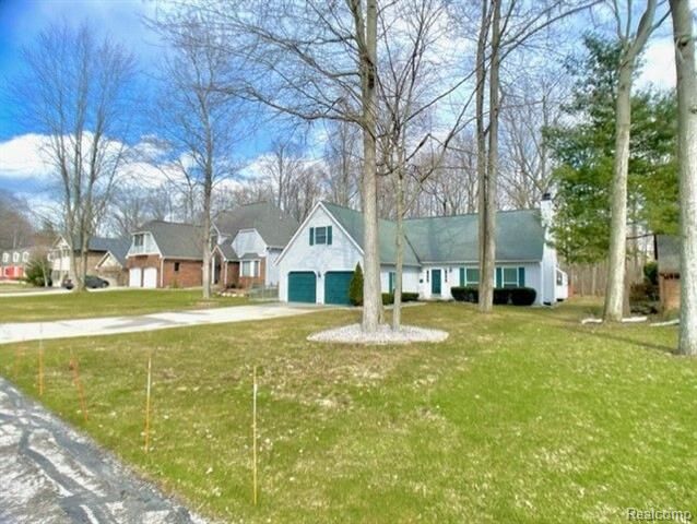 Property Photo:  3686 E Surrey Lane  MI 48059 