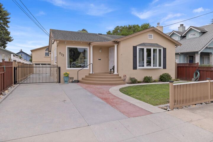 Property Photo:  233 Rigg Street  CA 95060 