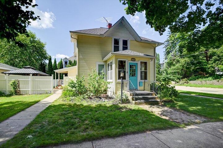 404 South Prairie Street  Stoughton WI 53589 photo
