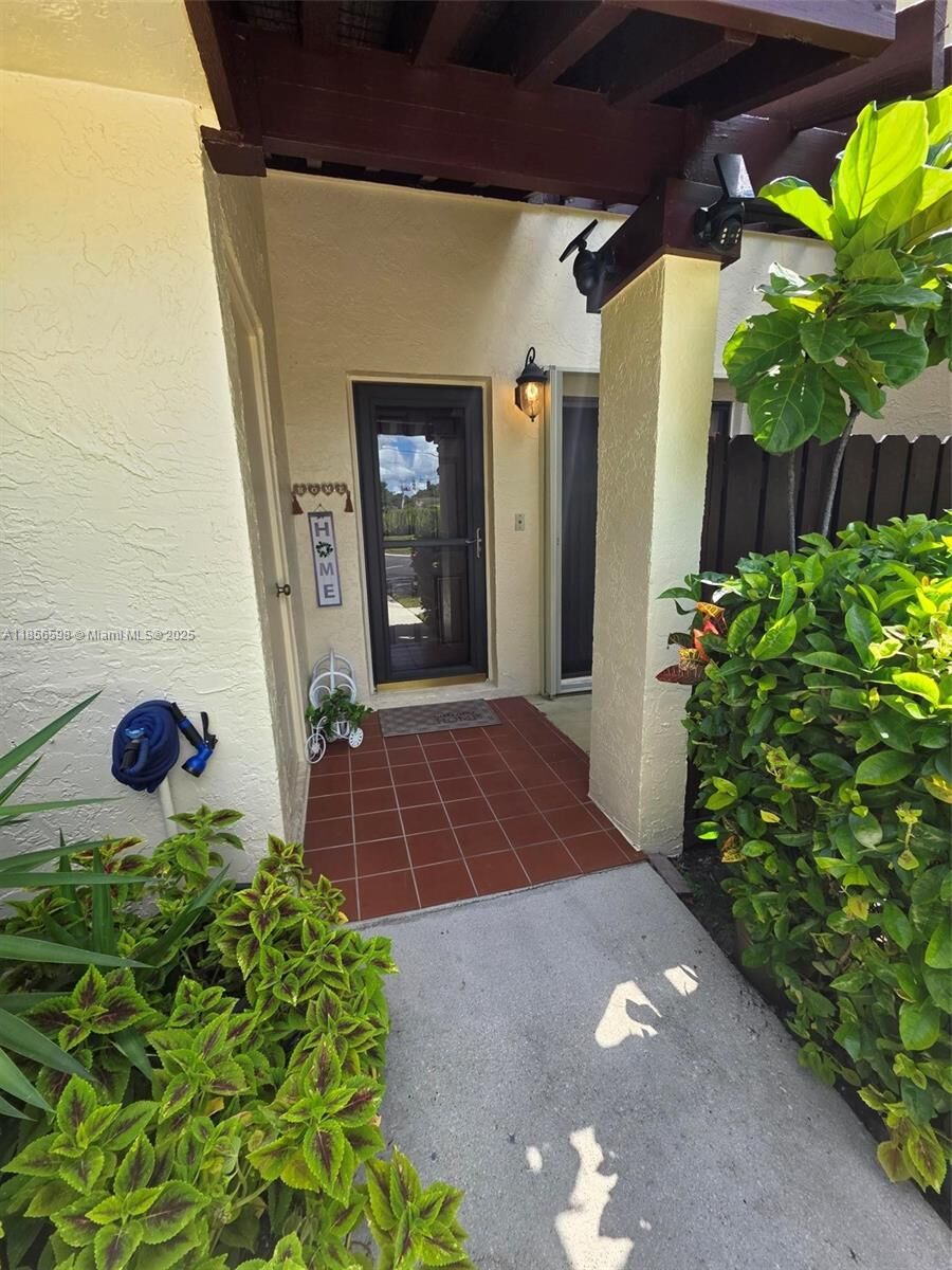 Property Photo: 3699 Carambola Cir N 2837 FL 33066