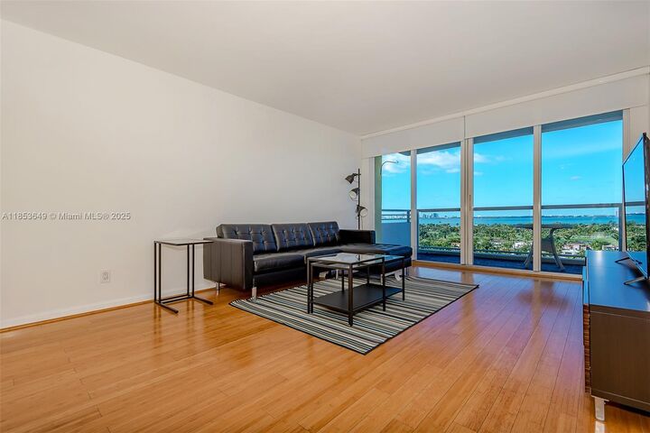 Property Photo: 5600 Collins Ave 15N FL 33140