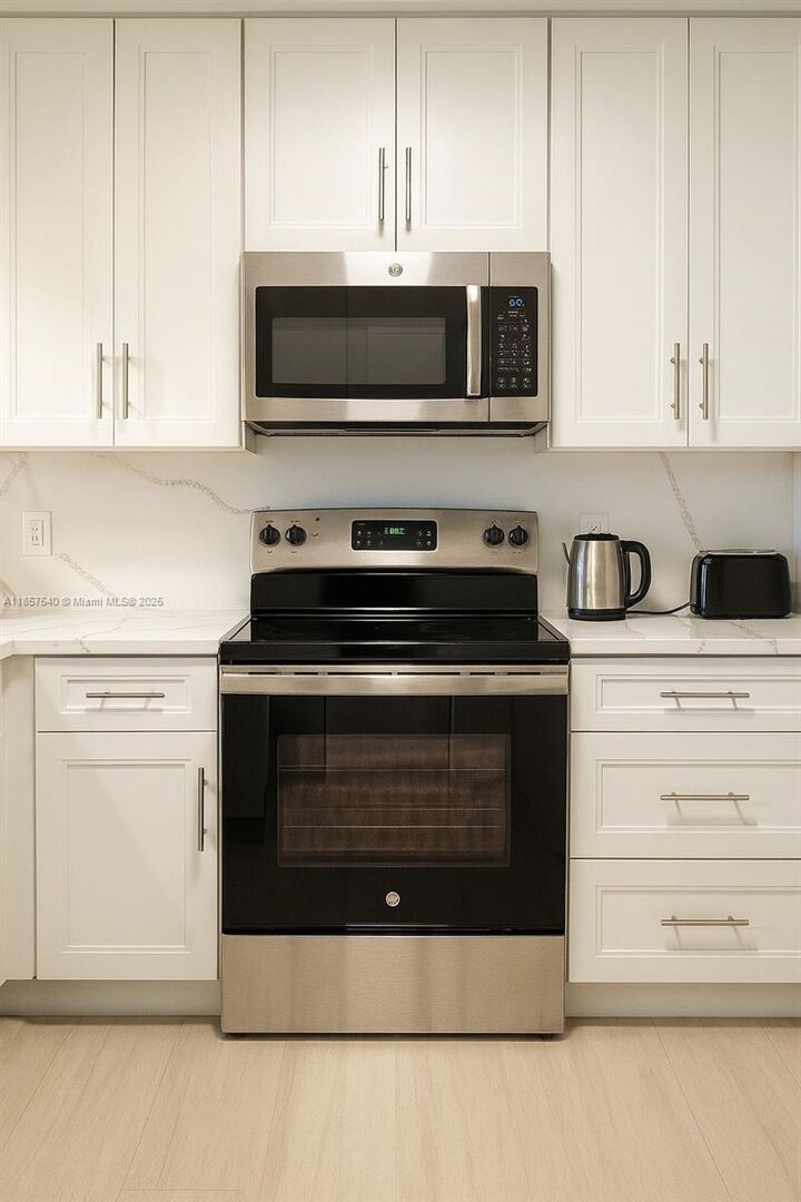 Property Photo:  10501 W Broward Blvd 303  FL 33324 