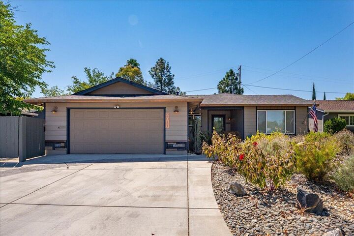 2011 Meadowbrook Drive  Redding CA 96001 photo