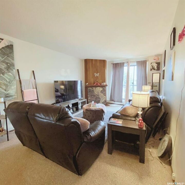 802 Kingsmere Boulevard 407D  Saskatoon SK S7J 4B7 photo