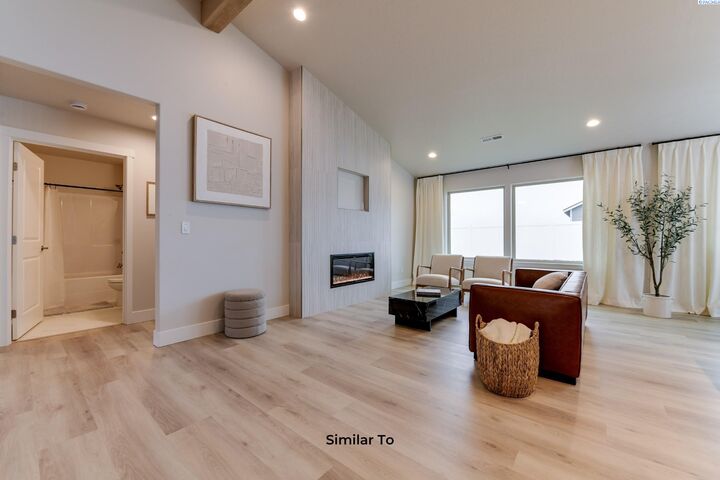 Property Photo:  606 Vineyard St  WA 98930 