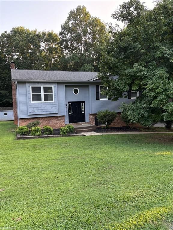 Property Photo:  5046 Fleetwood Circle  NC 27106 