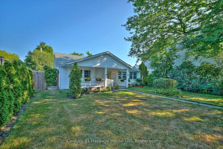 Property Photo: 662 Lakeshore Road W ON L2A 1B9