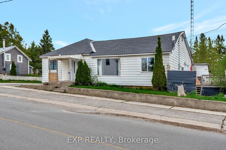 Property Photo:  50 Queen Street  ON K0K 2L0 