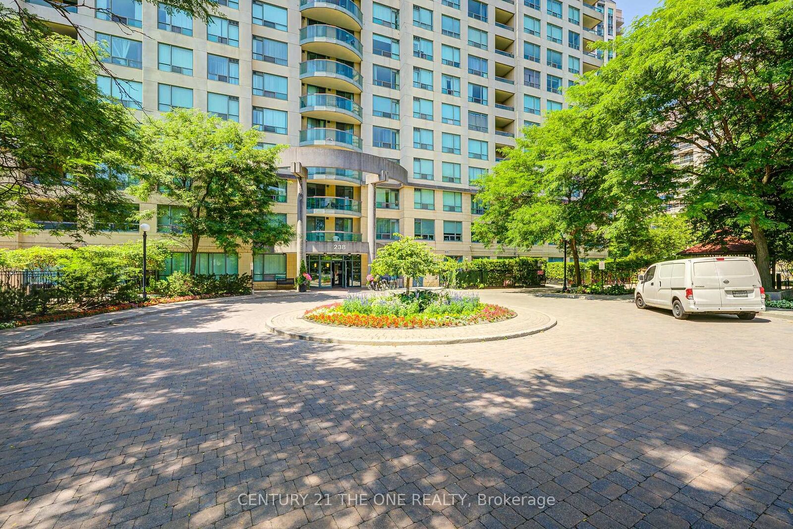 Property Photo: 238 Doris Avenue 605 ON M2N 6W1