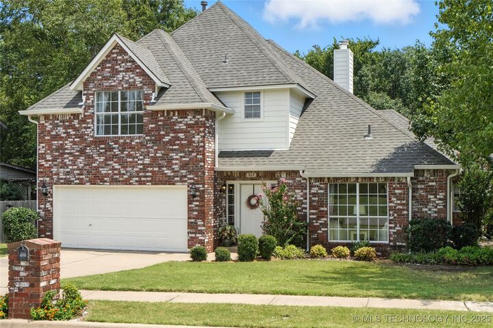 Property Photo:  917 S Umbrella Circle  OK 74012 