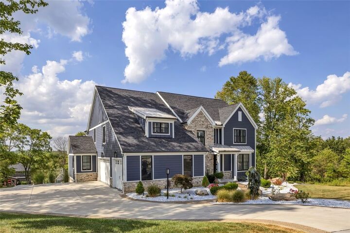 Property Photo:  133 Woodford Dr  PA 16033 