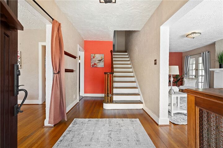 Property Photo: 591 Moorhead Pl PA 15232