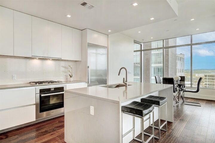 Property Photo:  501 West Avenue 1304  TX 78701 