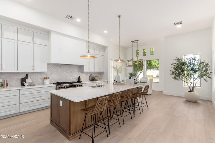Property Photo: 902 E Coconino Place AZ 85249