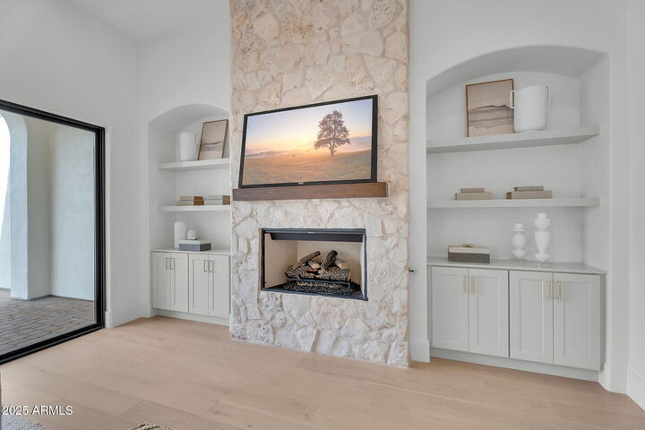 Property Photo: 902 E Coconino Place AZ 85249