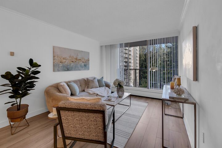 Property Photo: 2004 Fullerton Avenue 807 BC V7P 3G8