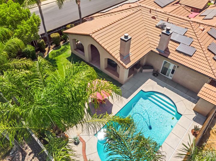 Property Photo:  10000 Copa Cabana Court  CA 93312 