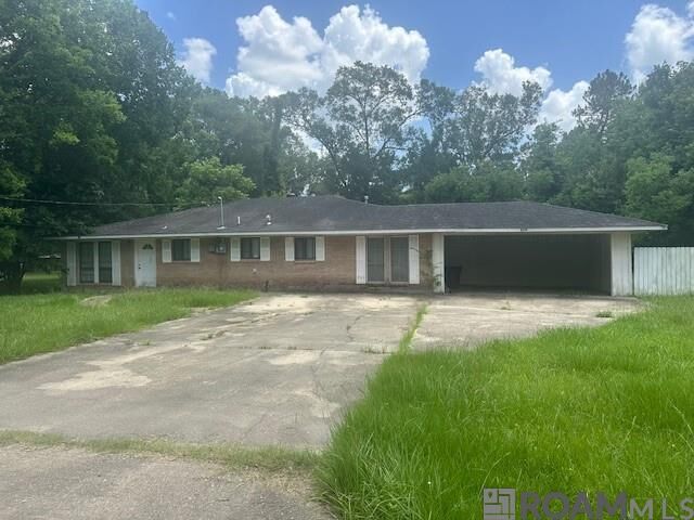 Property Photo: 9680 Ridgewood Dr LA 70814