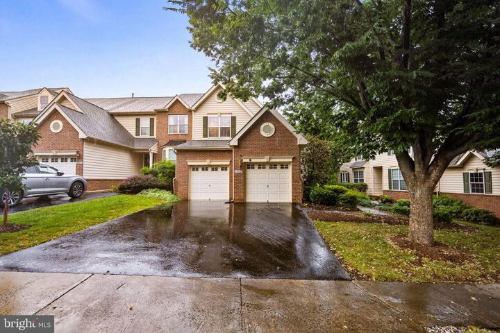 Property Photo: 43262 Baltusrol Terrace VA 20147