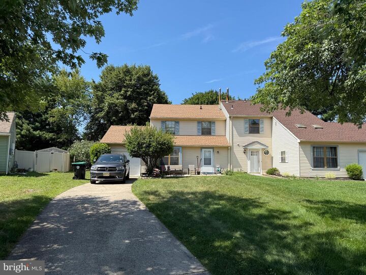 Property Photo:  31 Hewitt Lane  NJ 08081 