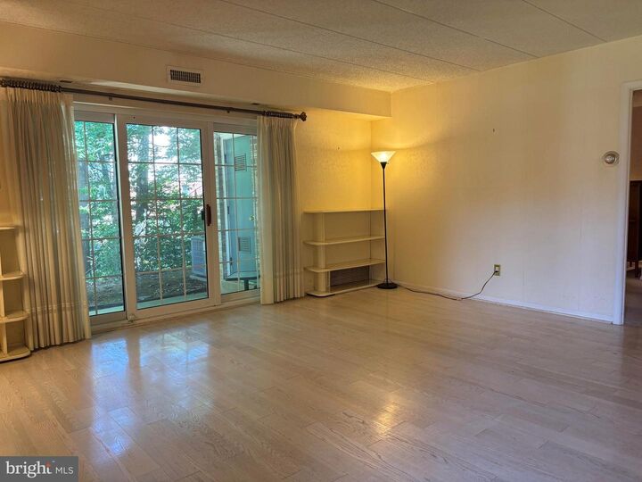 Property Photo:  1201 Valley Glen Road #211  PA 19027 