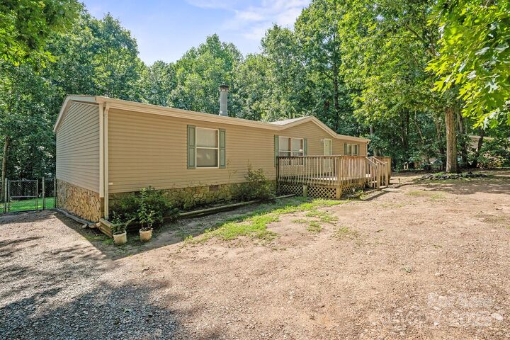 Property Photo:  3903 Benny Shrum Lane  NC 28650 