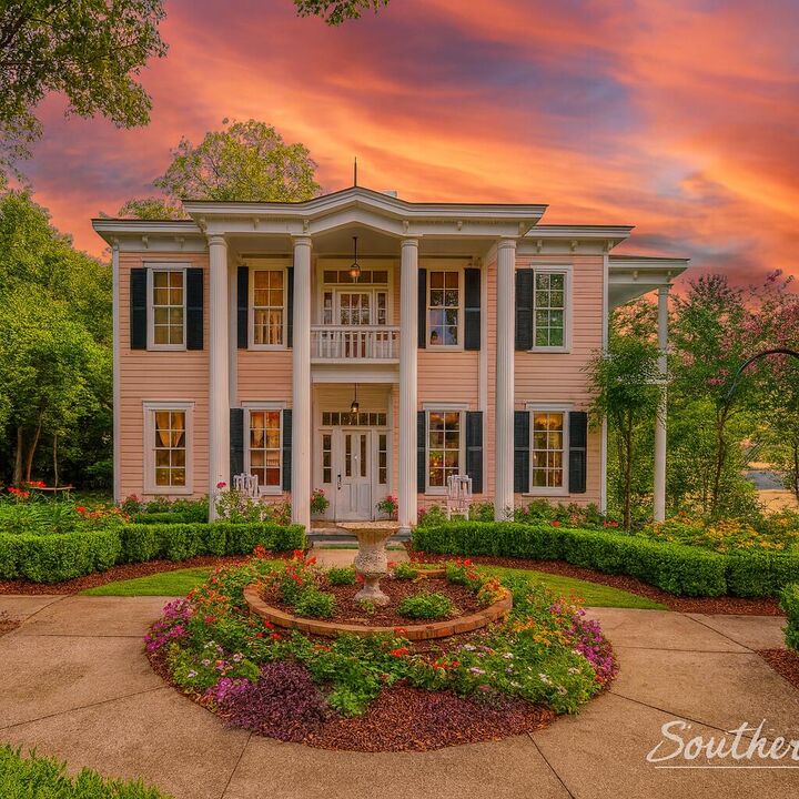 Property Photo: 301 E Richardson Avenue SC 29483