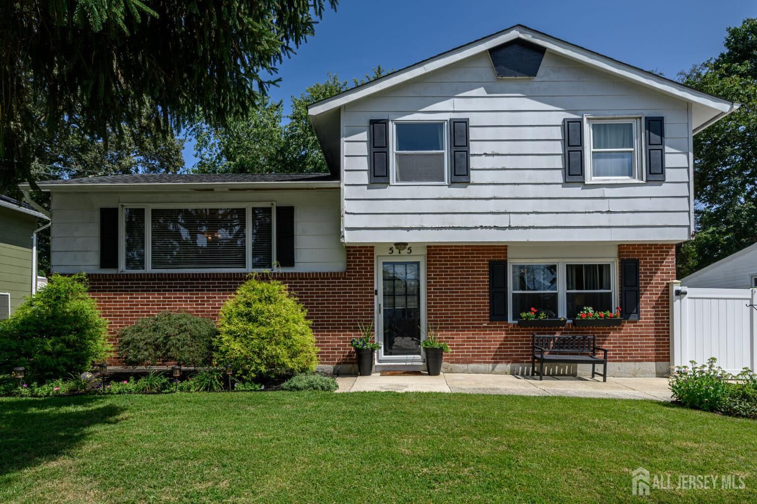 Property Photo: 515 Kadlubeck Way NJ 08087