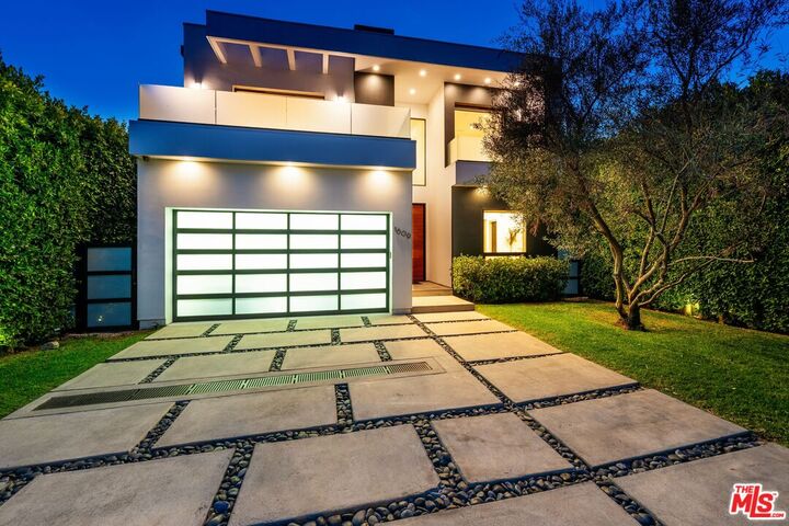 Property Photo: 1609 N Stanley Ave CA 90046